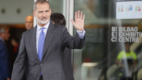 29/09/2022.- El rey Felipe VI, tras su participación en el XXI Congreso de directivos CEDE (Confederación Española de Directivos y Ejecutivos) que este año lleva por título "El directivo frente a la transición a un nuevo mundo", celebrado este jueve