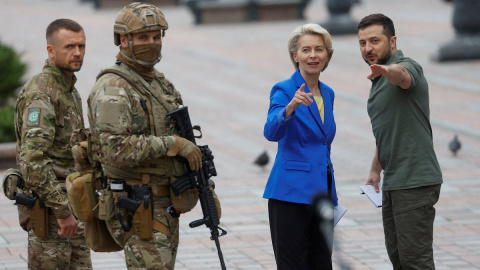 La presidenta de la Comisión Europea, Ursula Von der Leyen, junto al presidente de Ucrania, Volodímir Zelenski, en una imagen de archivo