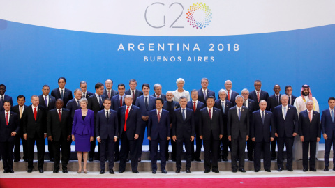 Los líderes posan para una foto familiar. / REUTERS - ANDRÉS MARTÍNEZ CASARES