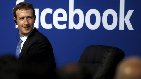 Zuckerberg, en la sede central de Facebook en Menlo Park. REUTERS/Stephen Lam