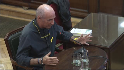 LluÃ­s Llach protesta por las preguntas de Vox como "homosexual independentista" en el juicio del 'procÃ©s'