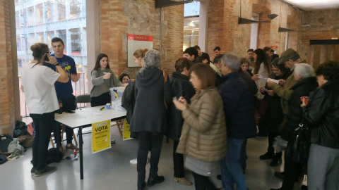 Taula de votació del Campus de Ciutadella de la Universitat Pompeu Fabra. @ForaBorbo