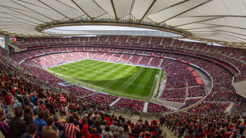 Estadio Wanda Metropolitado lleno para ver el encuentro del Barcelona y el Atlético de Madrid de fútbol femenino / fuente: Atlético