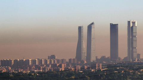 Vista general de la capa de contaminación aérea de Madrid. EFE/Archivo