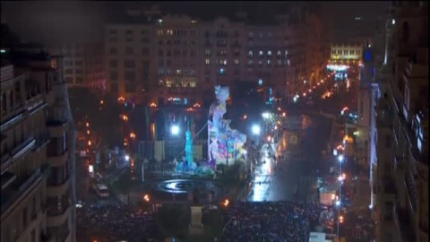 Valencia despide las Fallas con la noche de la CremÃ 