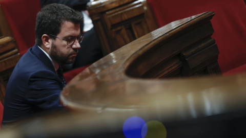 El president de la Generalitat, Pere Aragonès, durante un pleno del Parlament, en Barcelona, a 6 de octubre de 2022.