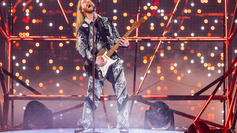 Sam Ryder de Gran Bretaña interpreta 'Space Man' durante el ensayo general para la final del Festival de Eurovisión de 2022, a 13 de mayo de 2022.