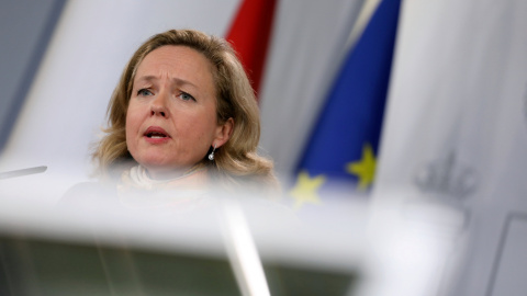 La ministra de Economía, Nadia Calviño, en una rueda de prensa en el Palacio de la Moncloa tras la reunión del Consejo de Ministros. REUTERS/Susana Vera