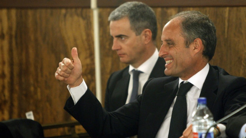 Fotografía del expresidente valenciano Francisco Camps frente a los Tribunales.