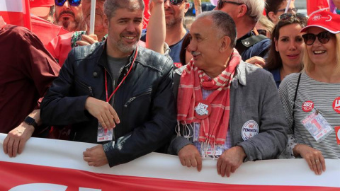 Los secretarios generales de CCOO y UGT, Unai Sordo y Pepe Álvarez, en la manifestación del Primero de Mayo en Madrid. / EFE