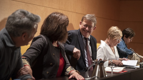 El president de la Generalitat y secretario general del PSPV, Ximo Puig, durante una reunión del Grupo Socialista en las Corts