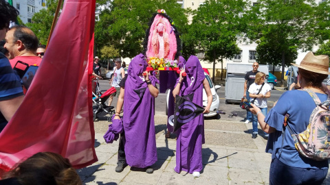 El coño insumiso regresa a las calles de Sevilla por el 1 de mayo