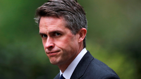 El ex ministro de Defensa, Gavin Williamson, saliendo de Downing Street en Londres, en una imagen de archivo. / REUTERS - Alkis Konstantinidis