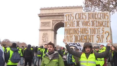 Al menos 354 'chalecos amarillos' detenidos en ParÃ­s