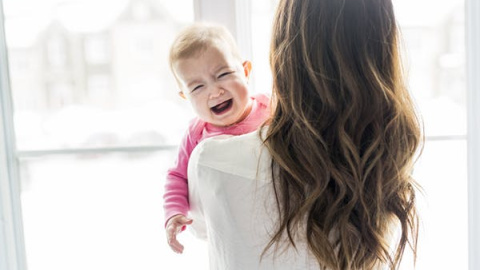 Bebé con su madre.