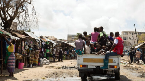 Llegada de supervivientes del ciclón Idai a un centro de evacuación en Beira, Mozambique. EFE