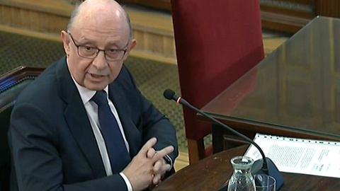 El exministro de Hacienda Cristóbal Montoro durante su declaración como testigo en el juicio del 'procés'. TRIBUNAL SUPREMO