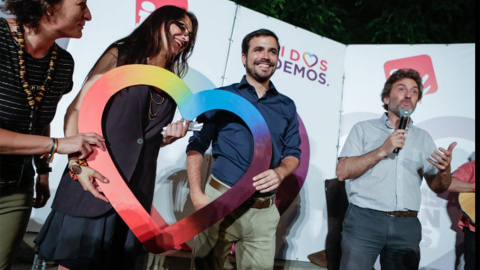 Alberto Garzón junto a Sol Sánchez durante su arranque de campaña en Madrid. IU- José Camó