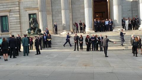 El fÃ©retro con el cuerpo de Rubalcaba llega al Congreso