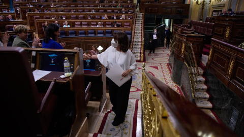 07/06/2022.- La vicesecretaria general del PSOE, Adriana Lastra, después de intervenir en una sesión plenaria en el Congreso de los Diputados, a 7 de junio de 2022, en Madrid (España). El pleno está marcado por el debate de la Ley para abolir la prost