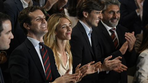 Pablo Casado y Cayetana Álvarez de Toledo en la presentación de los números uno al Congreso en Madrid. EFE