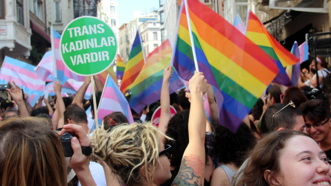 Fotografía de la Marcha del Orgullo 2019, en Estambul, Turquía.