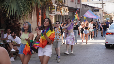 Fotografía de la Marcha del Orgullo en la ciudad de Esmirna, en Turquía.