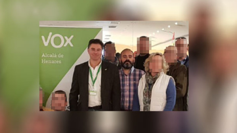 Jorge Bonito Vera (d), junto al candidato de Vox a la Alcaldía de Alcalá de Henares. TWITTER VOX ALCALÁ DE HENARES