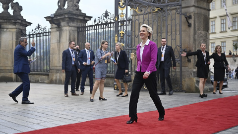 06/10/2022. Ursula Von der Leyen en su llegada a la cumbre de Praga, a 6 de octubre de 2022.