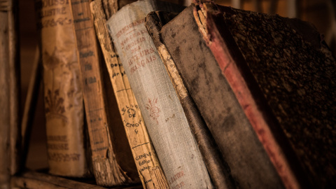 Fotografía de archivo de unos libros antiguos.