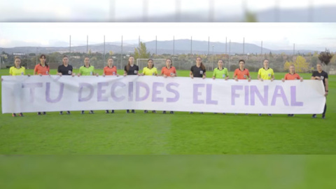 Captura de la campaña de las árbitras españolas contra la violencia machista. / FEDERACIÓN ESPAÑOLA DE FÚTBOL