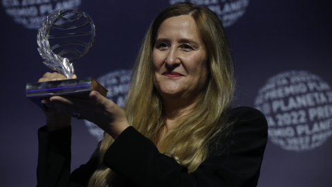 15/10/2022 La escritora Luz Gabás recibe el 71º Premio Planeta con la novela histórica 'Lejos de Luisiana' durante la gala celebrada en Barcelona