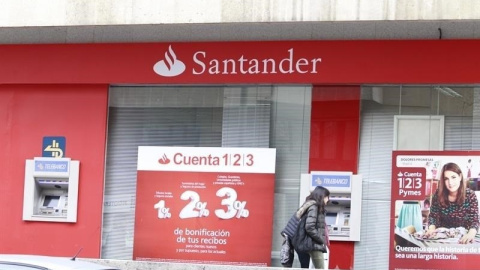 Una oficina del Banco Santander, en Madrid. E.P.