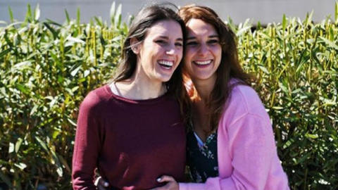 Irene Montero junto a Noelia Vera en la imagen que ha utilizado la 'número 2' de Unidos Podemos para anunciar su embarazo. - INSTAGRAM