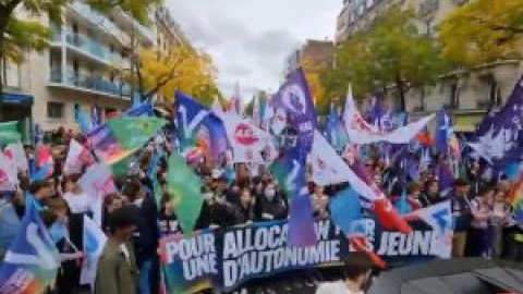 La Francia Insumisa de Mélenchon sale a la calle en plena huelga de refinerías y a 48 horas de paros nacionales