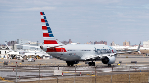 Un avión Boeing 737 MAX 8 de American Airlines. / EFE