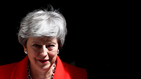 15/05/2019 - La primera ministra británica, Theresa May, saliendo de Downing Street en Londres. / REUTERS - HANNAH MCKAY