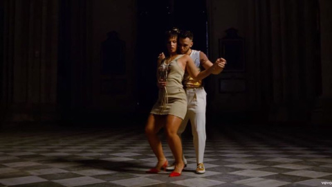  Fotograma del videoclip 'Ateo' de Nathy Peluso y C. Tangana grabado en la Catedral de Toledo