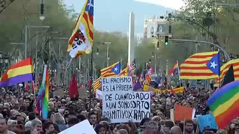 Multitudinaria protesta contra Vox y sus polÃ­ticas en Barcelona