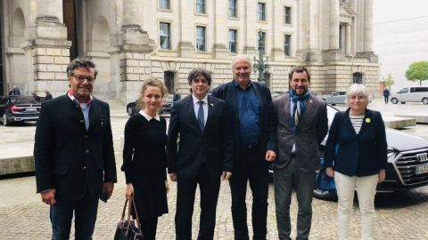 Puigdemont, Comín i Ponsatí amb representants del Bundestag, a Berlín. @JuntsXCat