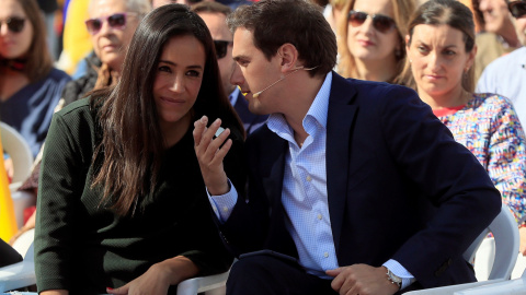 El líder de Ciudadanos Albert Rivera y la candidata al Ayuntamiento de Madrid, Begoña Villacís, en un acto político. EFE/Fernando Alvarado