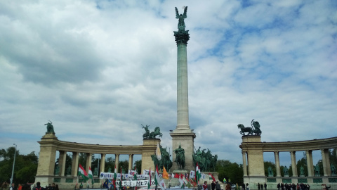 Plaza de los Héroes de Budapest, en la que Orban dio su famosos discurso de 1989 Texto-Hungría o cómo desmontar un Estado de derecho dentro de la Unión Europea.