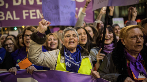 La cabecera de la manifestación del Día de la Mujer, en la calle Alcalá de Madrid.- JAIRO VARGAS