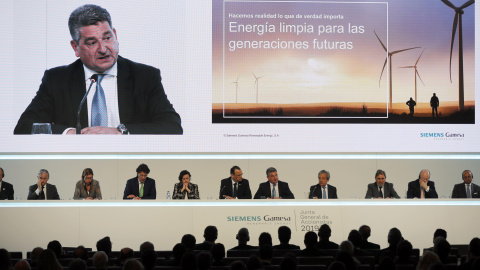 El presidente de Siemens Gamesa, Miguel Angel López, expone  los datos en la Junta de Accionistas de 2019 de Siemens Gamesa Renewable Energy. EFE/Luis Tejido