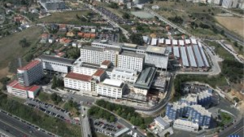 La Xunta privatiza servicios médicos del hospital de A Coruña por valor de 97,5 millones de euros