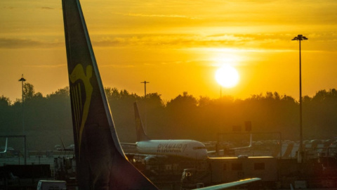 Imagen del aeropuerto Stansted al amanecer, a 22 de septiembre de 2020, en Reino Unido.