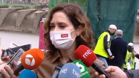 Ayuso asegura que "nunca sabremos cuántas vidas habrán salvado" las mascarillas que trajo su hermano