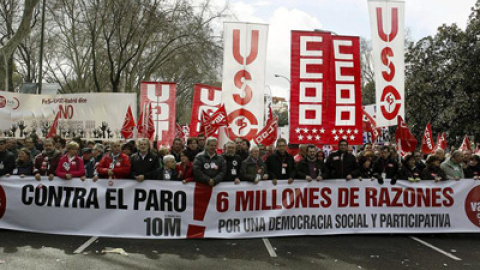Decenas de miles de manifestantes salen a la calle contra el paro y por ...