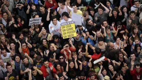 Manifestantes en sol. AFP