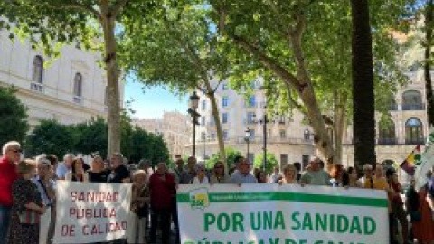 Las mareas exigen al Gobierno andaluz en multitud de protestas que liquide la orden que externaliza la Atención Primaria